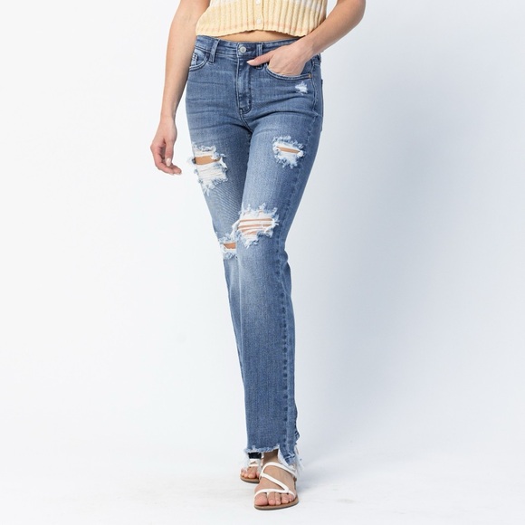 NEW 🎉🎉Judy Blue Full Size Mid Rise Destroy Straight Jeans Plus Size - Picture 6 of 15
